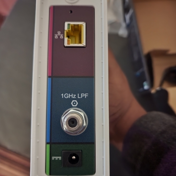 ARRIS SURFboard DOCSIS 3.0 Cable Modem - SB6190 - Picture 5 of 10